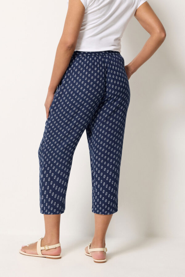 cf12318c-ad9e-4a_503172_C Navy Blue Dobby Cropped Trousers