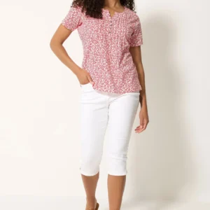 f112b3ff-3877-4b_502937_B Red Floral Cotton Henley Top